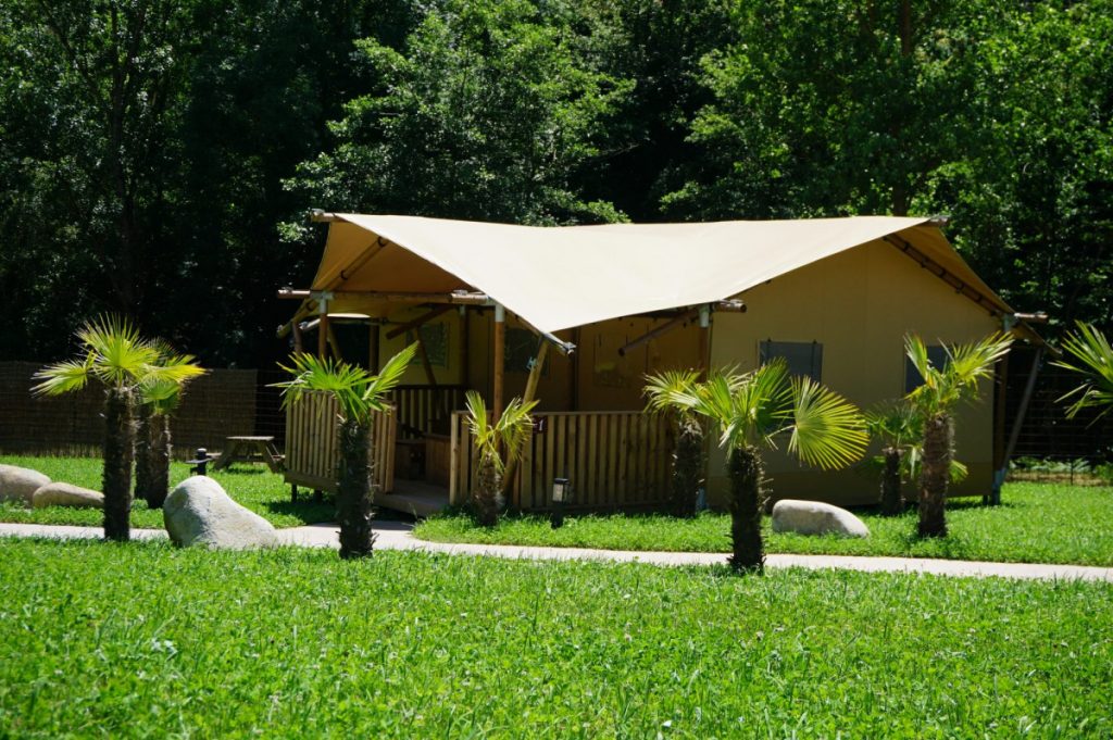 Can Bora Lodges
